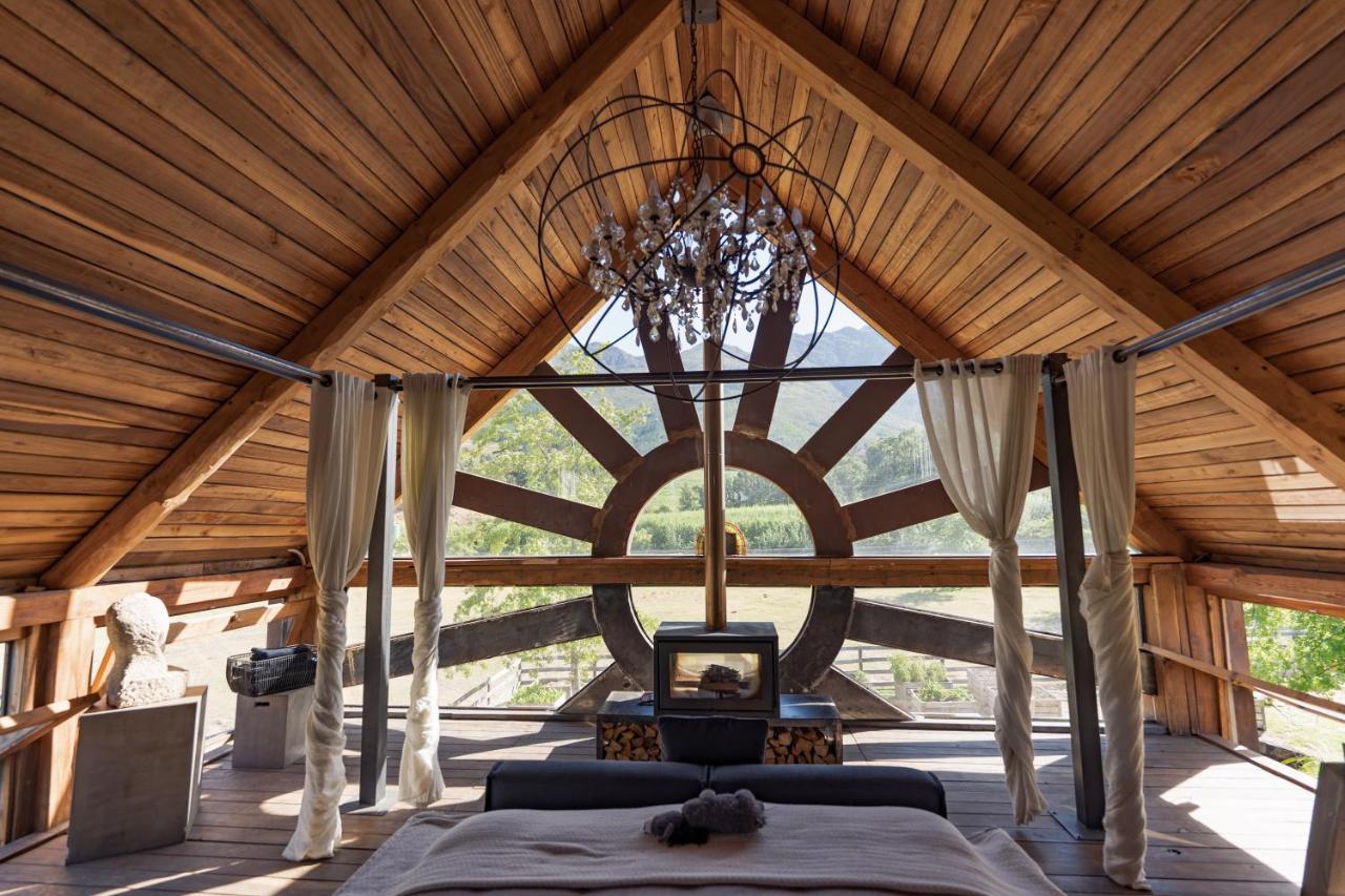 Inspiring Farm Sanctuary And Famous Painting Pig Hotel Franschhoek Ngoại thất bức ảnh